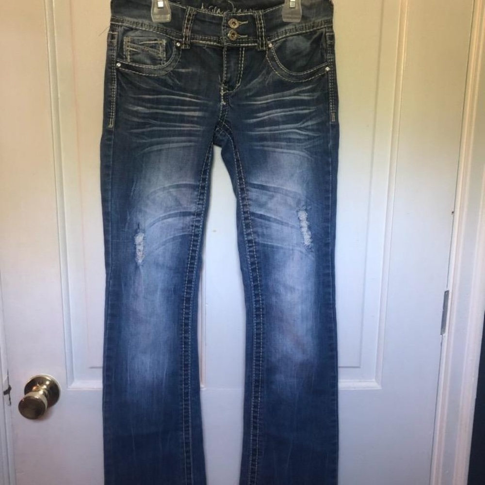 Ariya Jeans